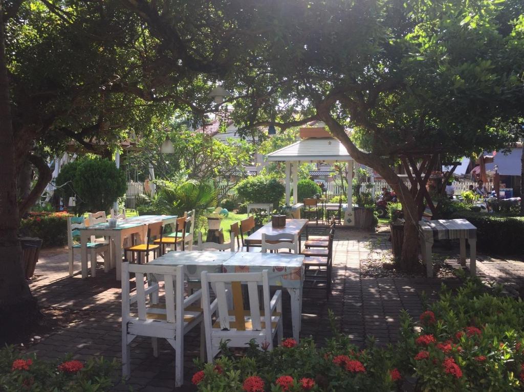 Montra Resort photo