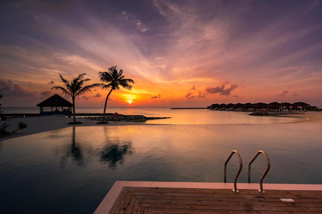 VARU by Atmosphere - Premium All Inclusive with Free Transfers — Swimming pool in Kaafu Atoll, Kaafu