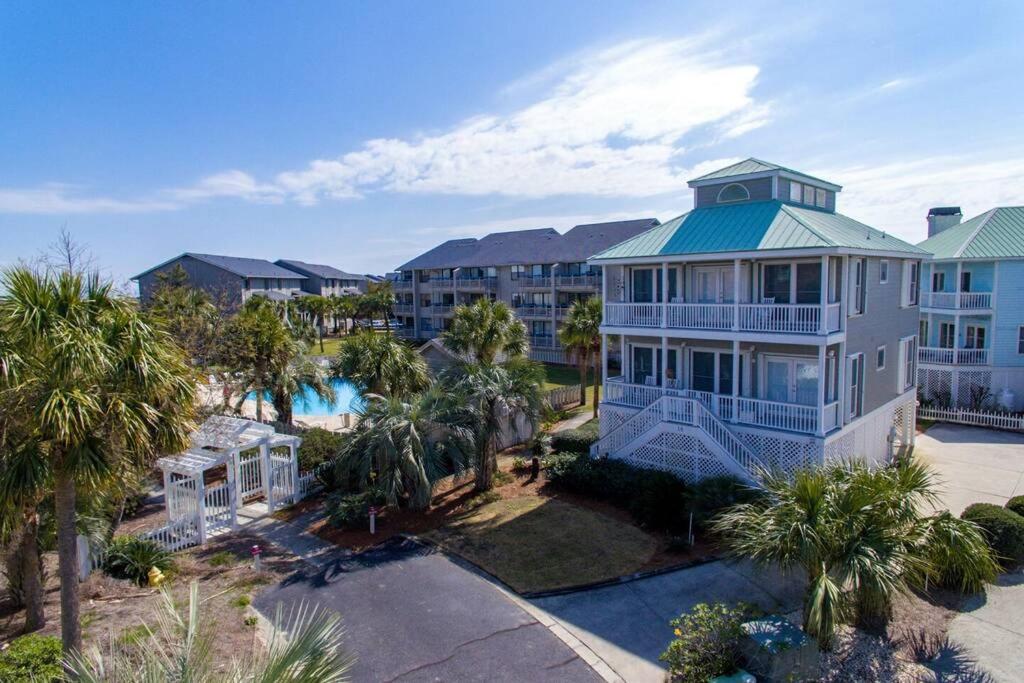 Beach and Pool Views!! Pool and Beach access steps from Front Door, Harbor Island