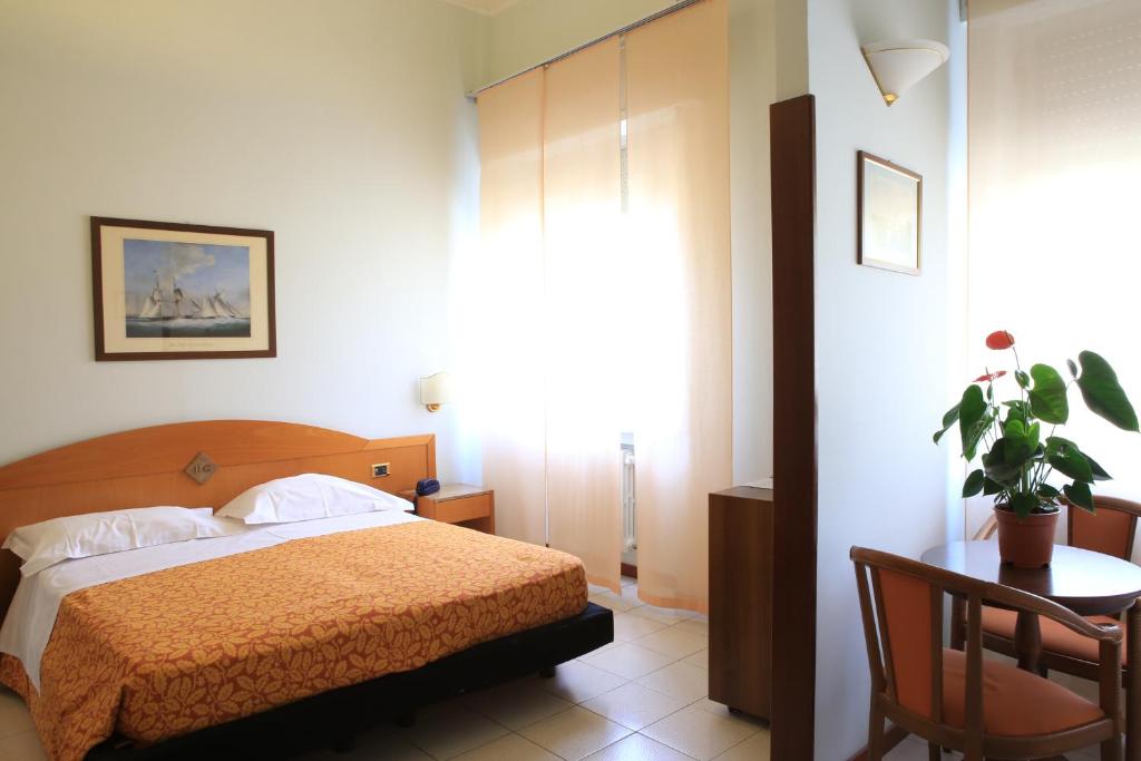 Hotel Calabresi - 5