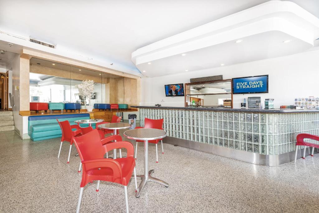 Ocean Beach Hotel photo