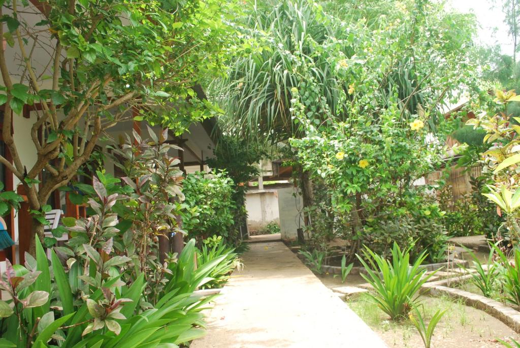 Gili Smile Bungalow photo