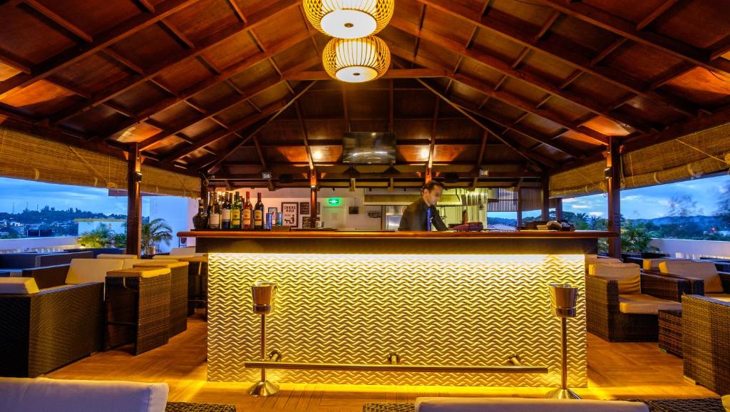 Highly-rated bar