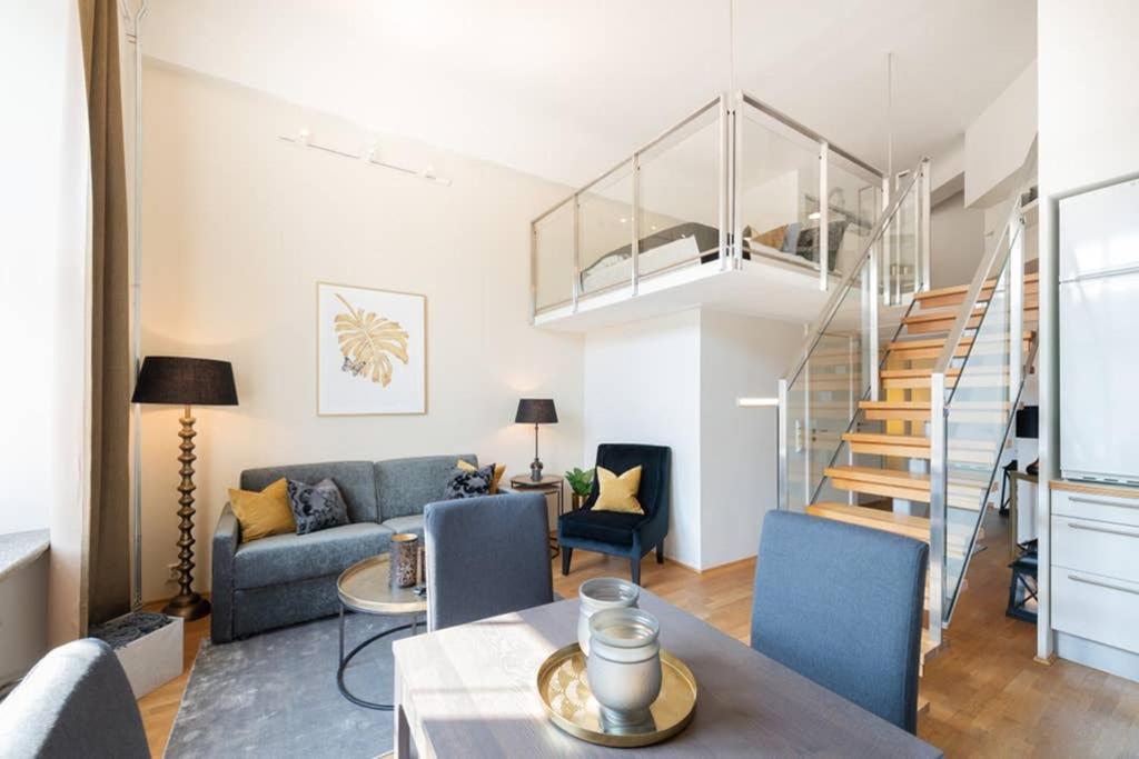 Nordic Host Luxury Apts - Prinsens Gate - Large Mezzanine Studio, Oslo