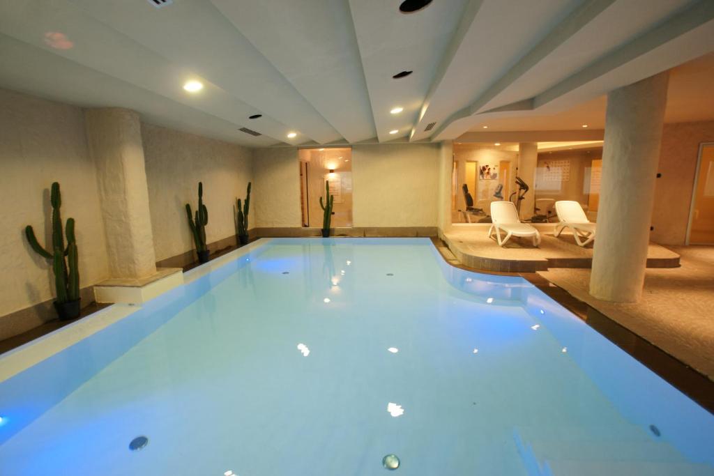 Adler Family & Wellness Clubresidence photo