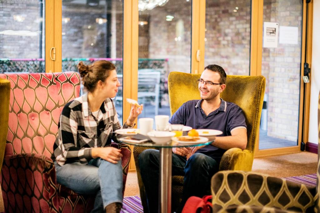 Shared lounge/TV area