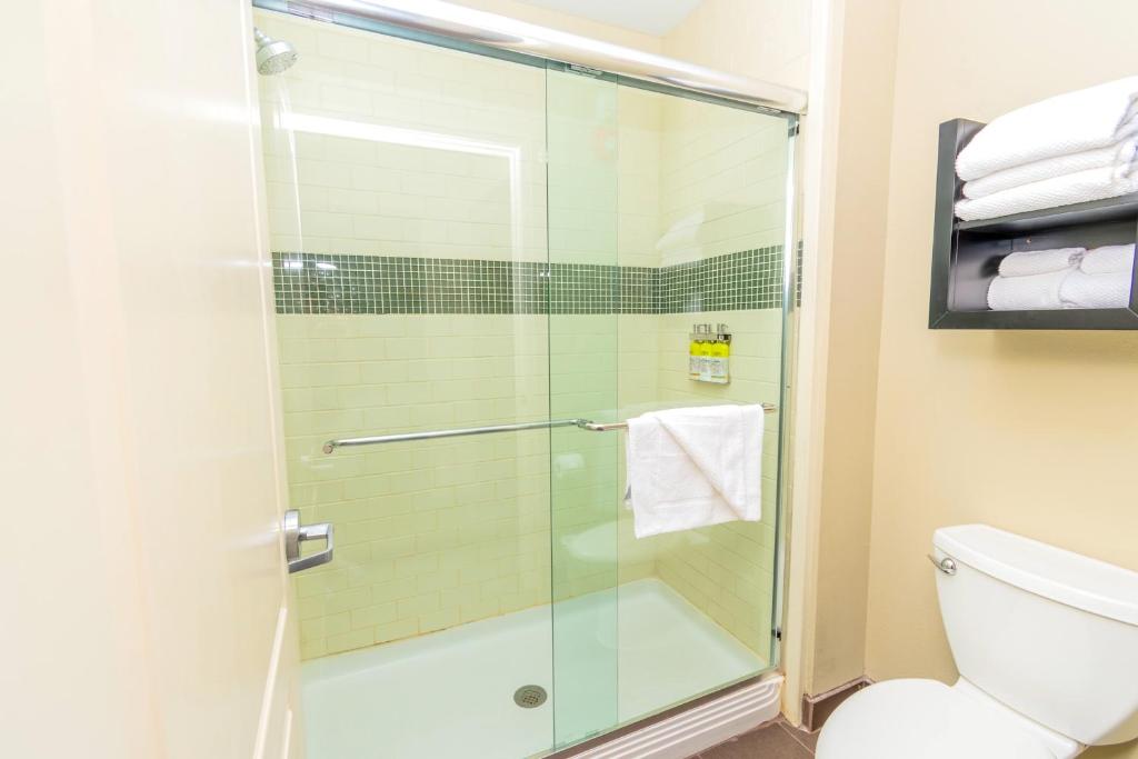 Staybridge Suites Houston Iah - Beltway 8 Photo 12