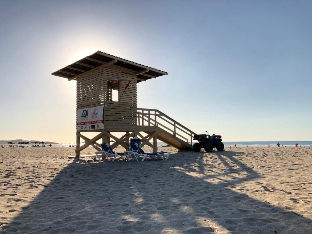 Casa Aura: Beachfront Premium Hostel photo