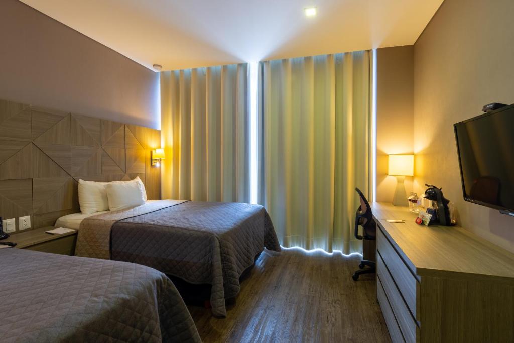Hotel Glow Point - Mulza — Hotel in Leon