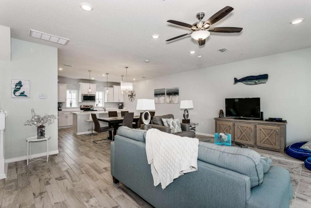 Set Adrift, Pensacola