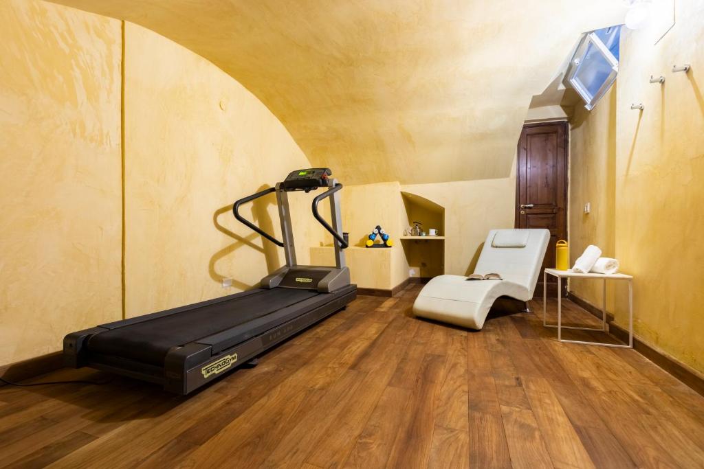 ROMAC Coronari with gym, sauna and garden - 5