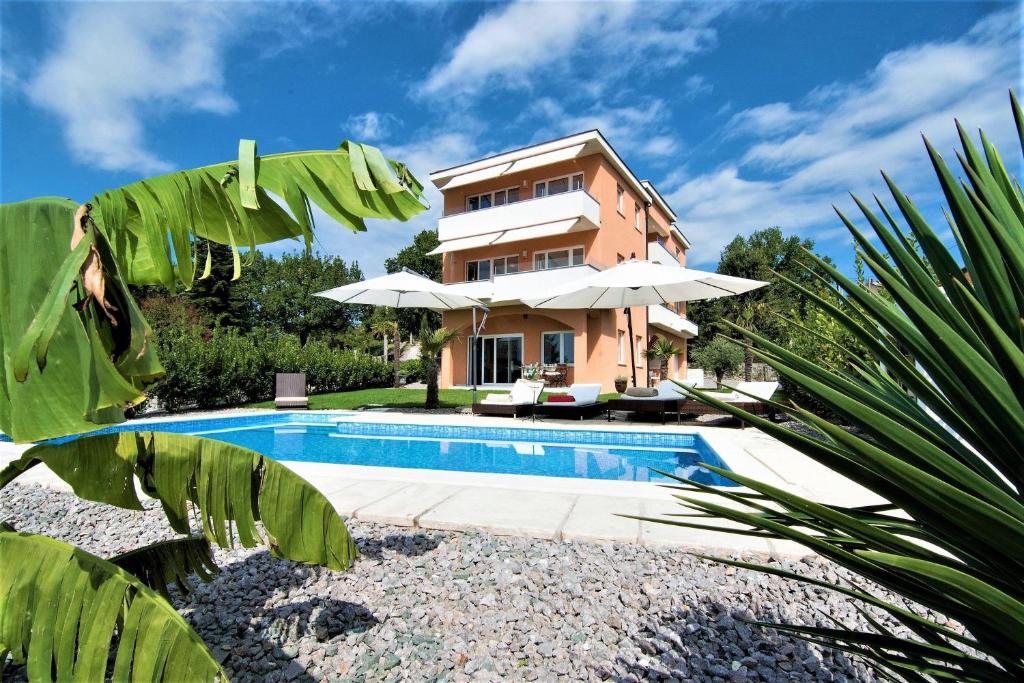 My-Summerlodge-Lemon, Kastav