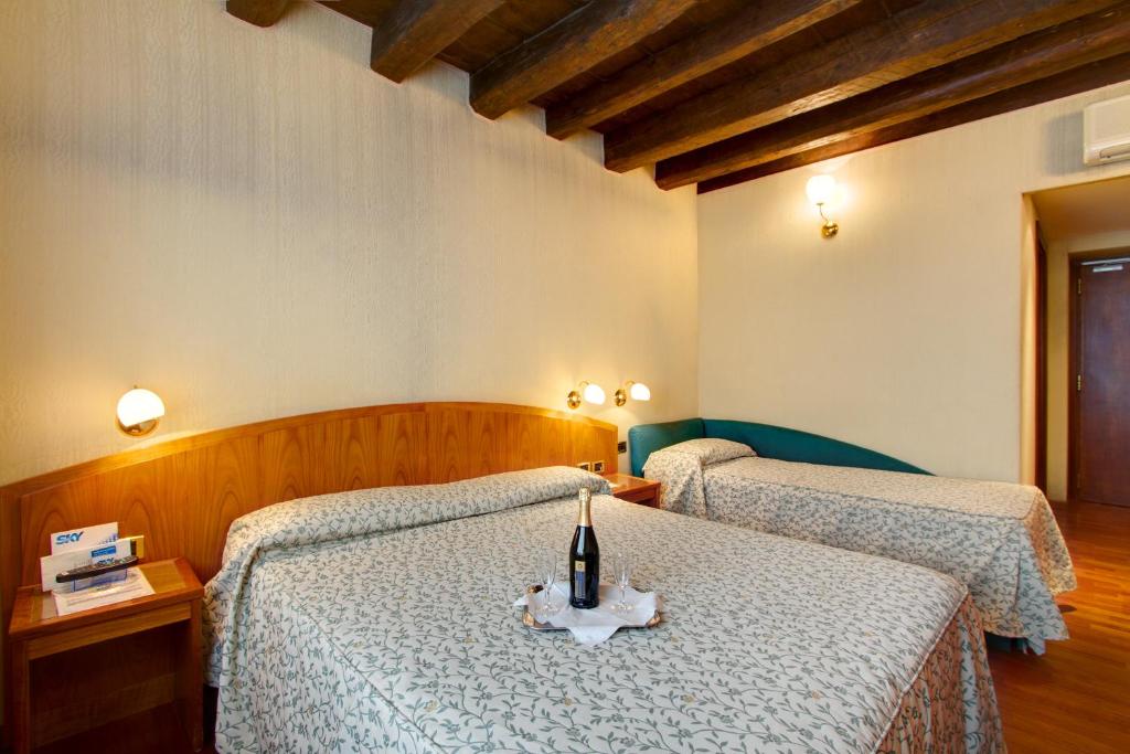 Corot Hotel photo