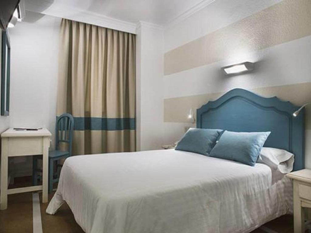 Hotel Marlin Antilla Playa photo