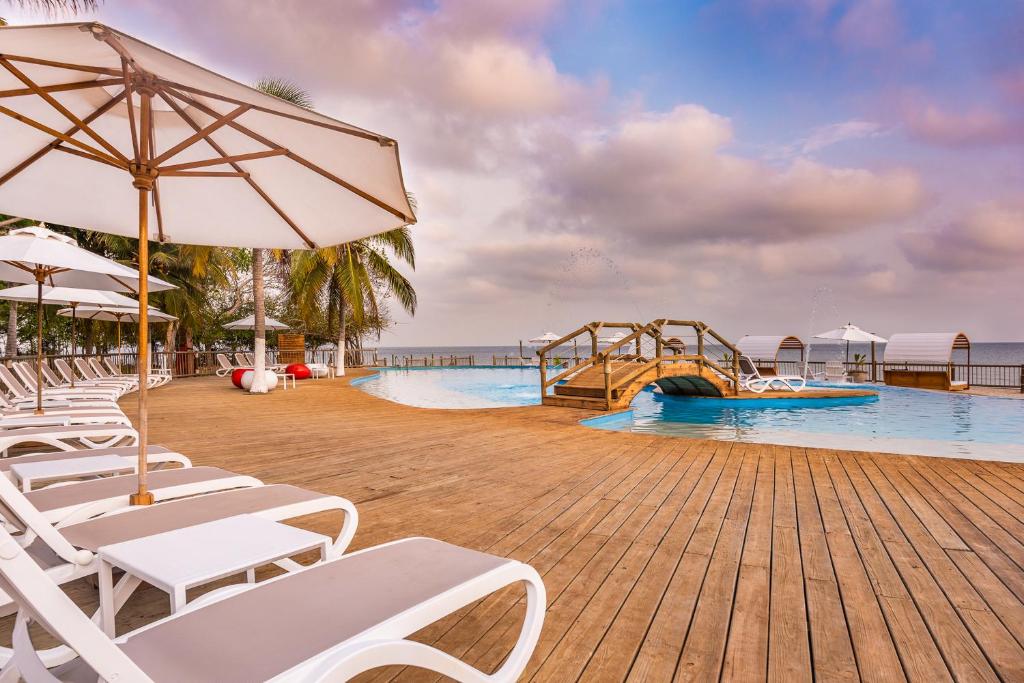 Hotel Isla del Encanto photo