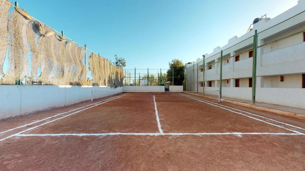 Tennis court