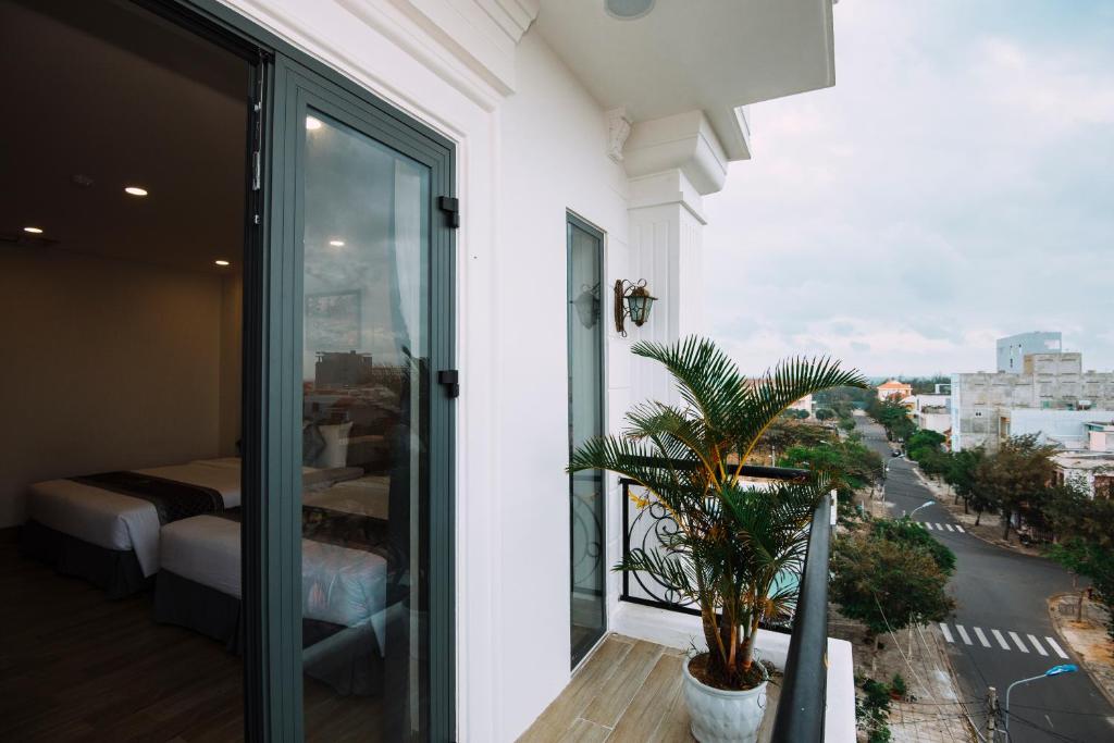 Royal Palms Hotel