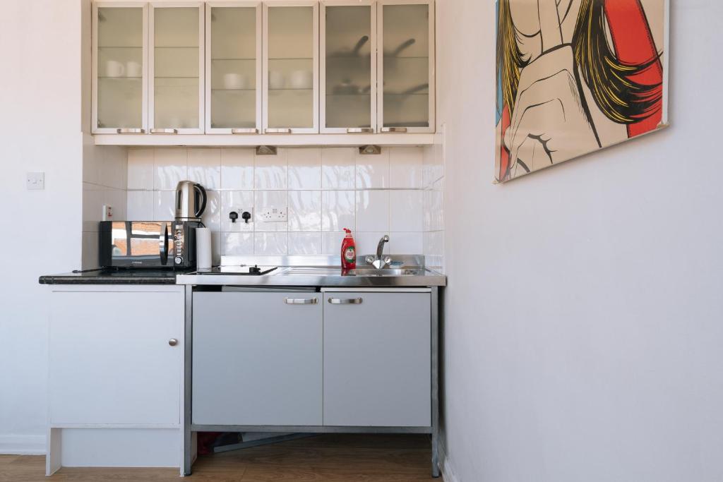 Modern Studio Flat. Central London. Zone 1. photo