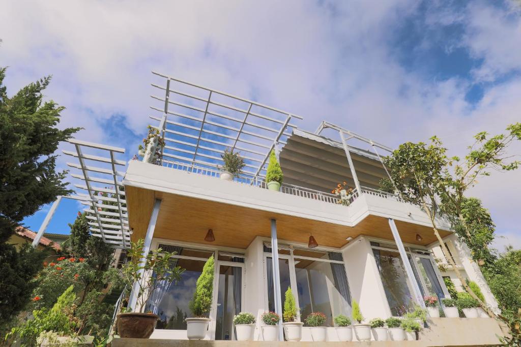 Nhà của Người và Ta