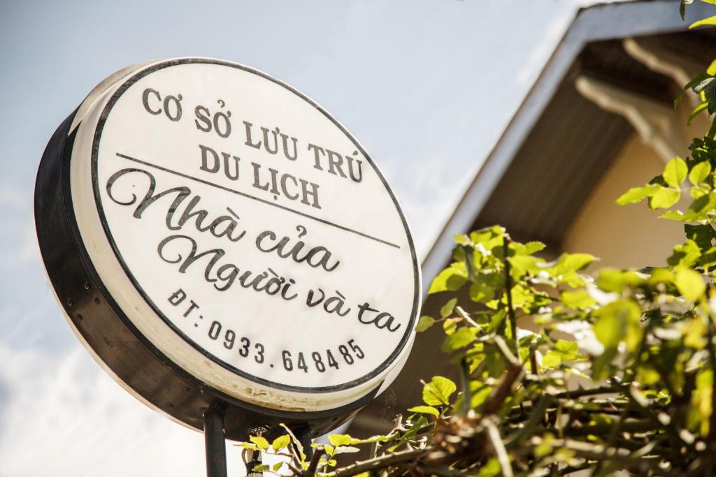 Nha cua Nguoi va Ta photo