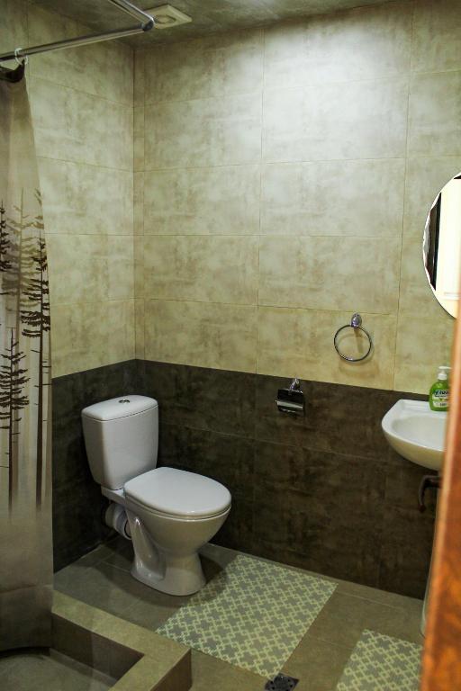 Bee Lucky Hostel and Tours photo