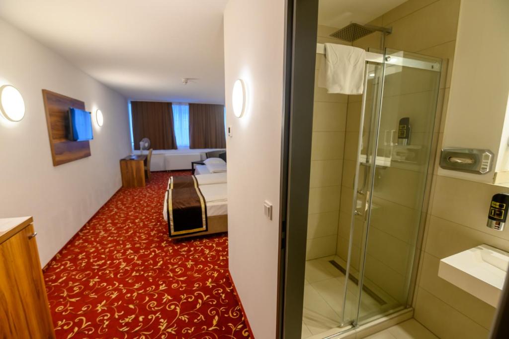 Hotel Luna photo