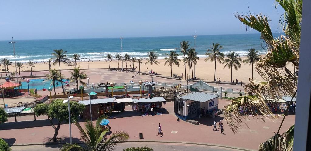 Balmoral Hotel Image