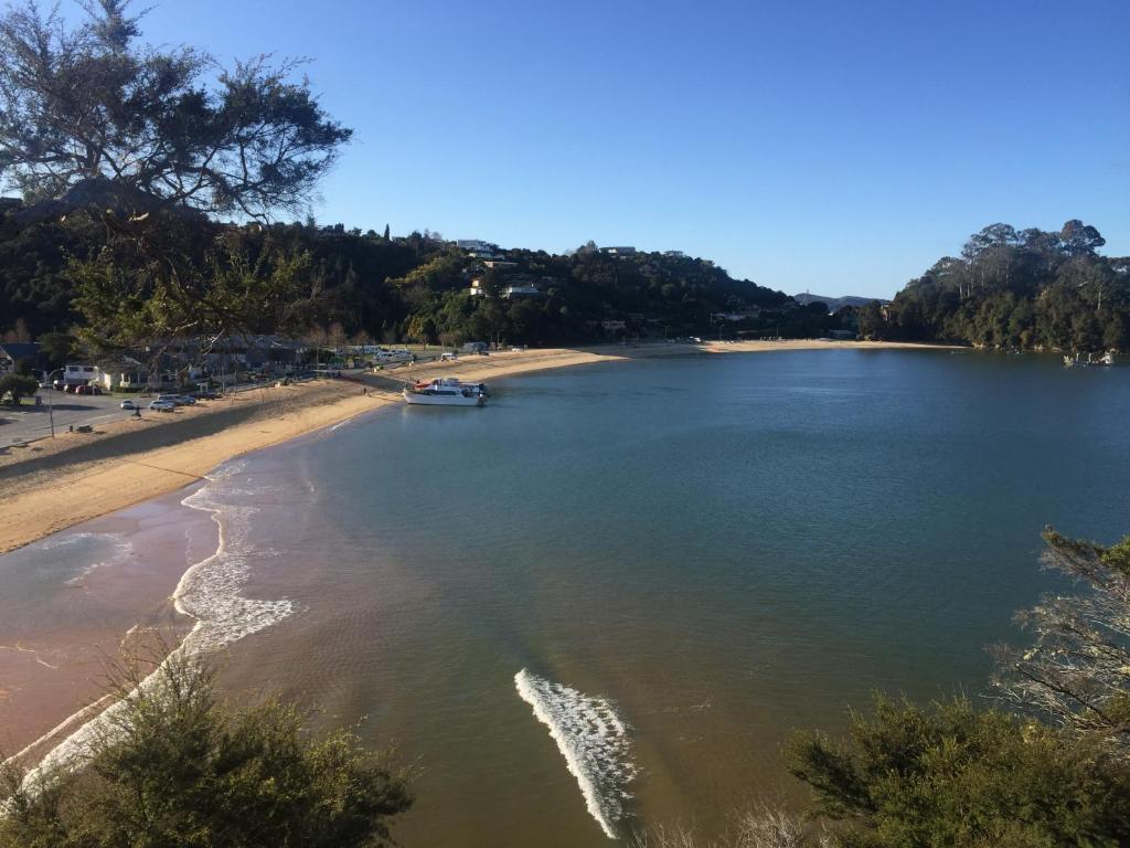 Kaiteriteri Abel Tasman Inlet Views photo