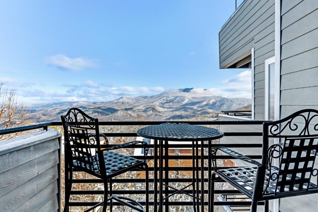 Gatlinburg Summit Condo #6208 photo