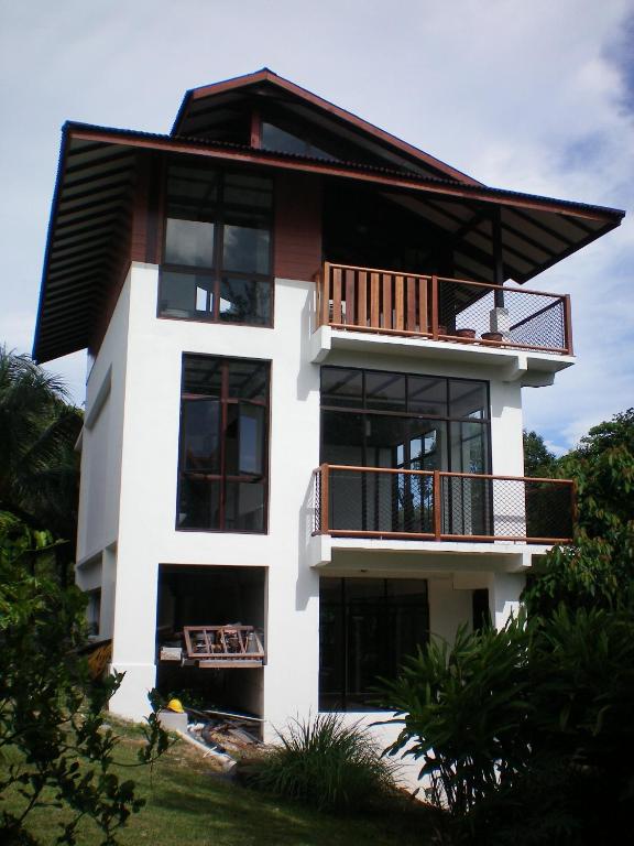 Gaze: Entire Modern Tropical Seaview Villa photo