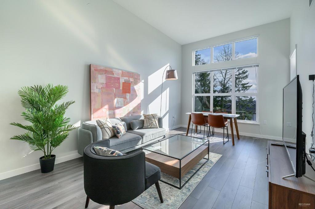 ARIES PALACE, LUXURY RESIDENTIAL CONDO in CITY of RICHMOND — Hotel in Richmond (BC)