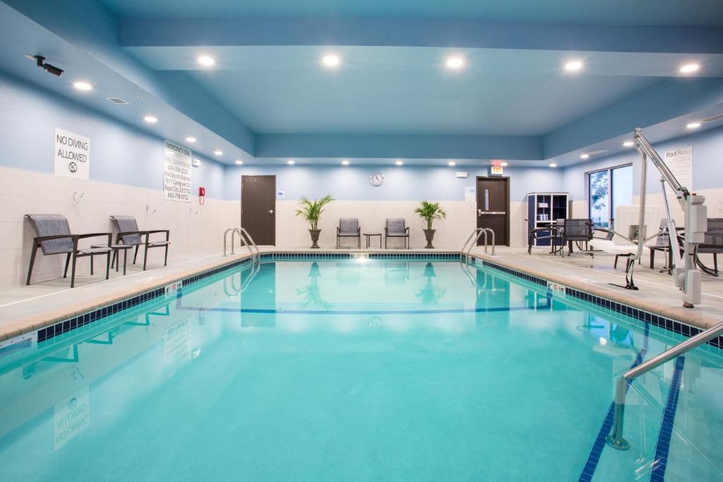 Holiday Inn Express & Suites Rapid City - Rushmore South photo