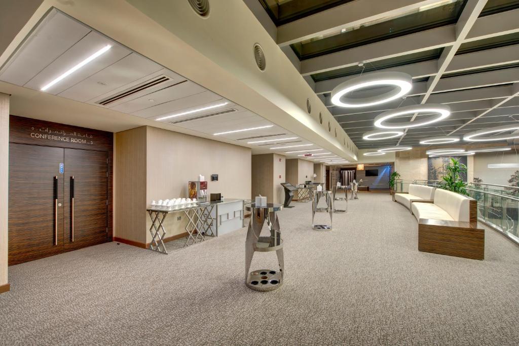 フロント・ロビー