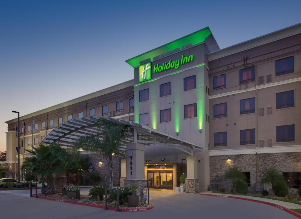 Holiday Inn Channelview photo