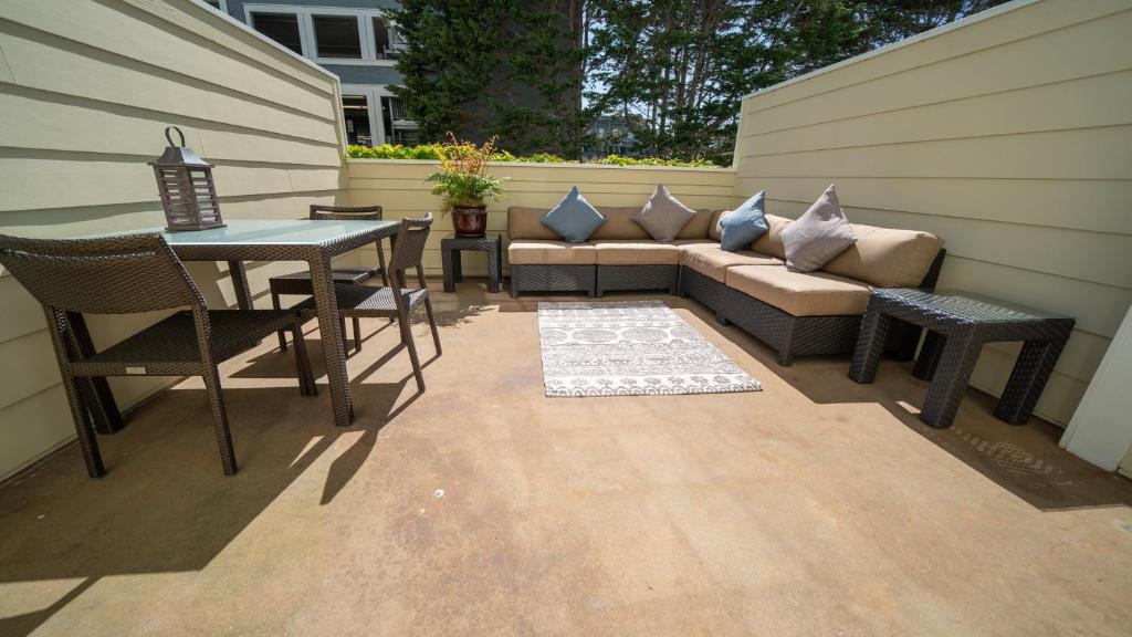 Intercontinental The Clement Monterey Photo 9