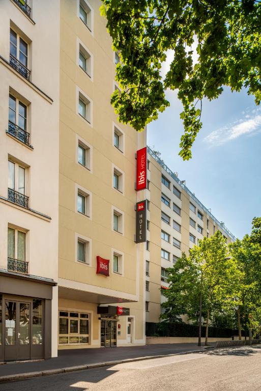 Hotel Paris Louis Blanc near Canal St-Martin and Gare du Nord