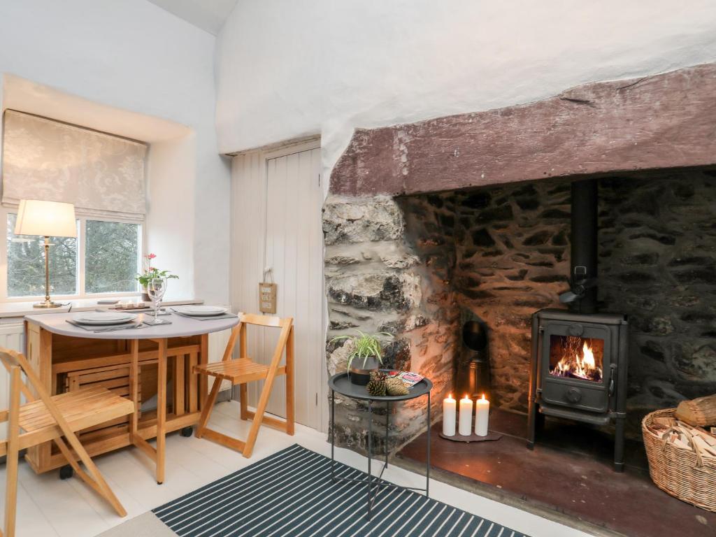 Y Garreg Fawr, Caernarfon photo 3