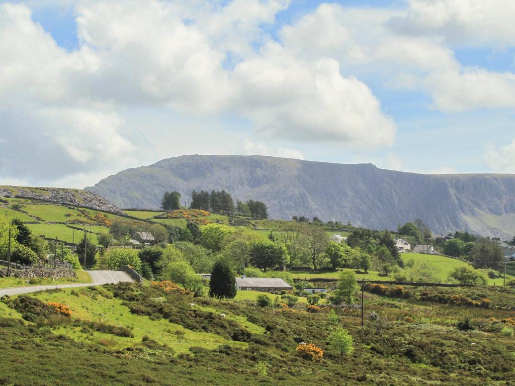 Y Garreg Fawr, Caernarfon photo 6