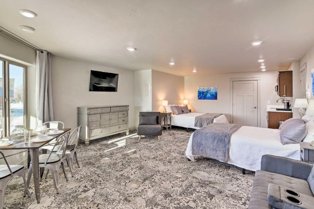 Anchorage Getaway with Mtn Views Less Than 5 Mi to Zoo!, Anchorage