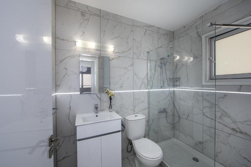 Larnaca Finikoudes Suite photo