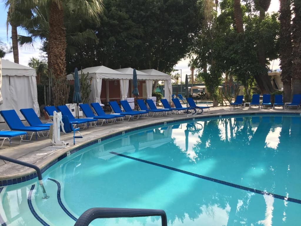 GETAWAYS AT PALM SPRINGS TENNIS CLUB photo