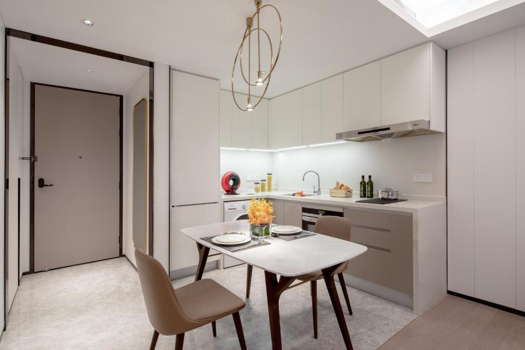 3. 애스콧 래플스 ..