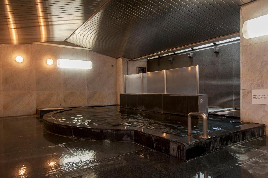 Hot spring bath