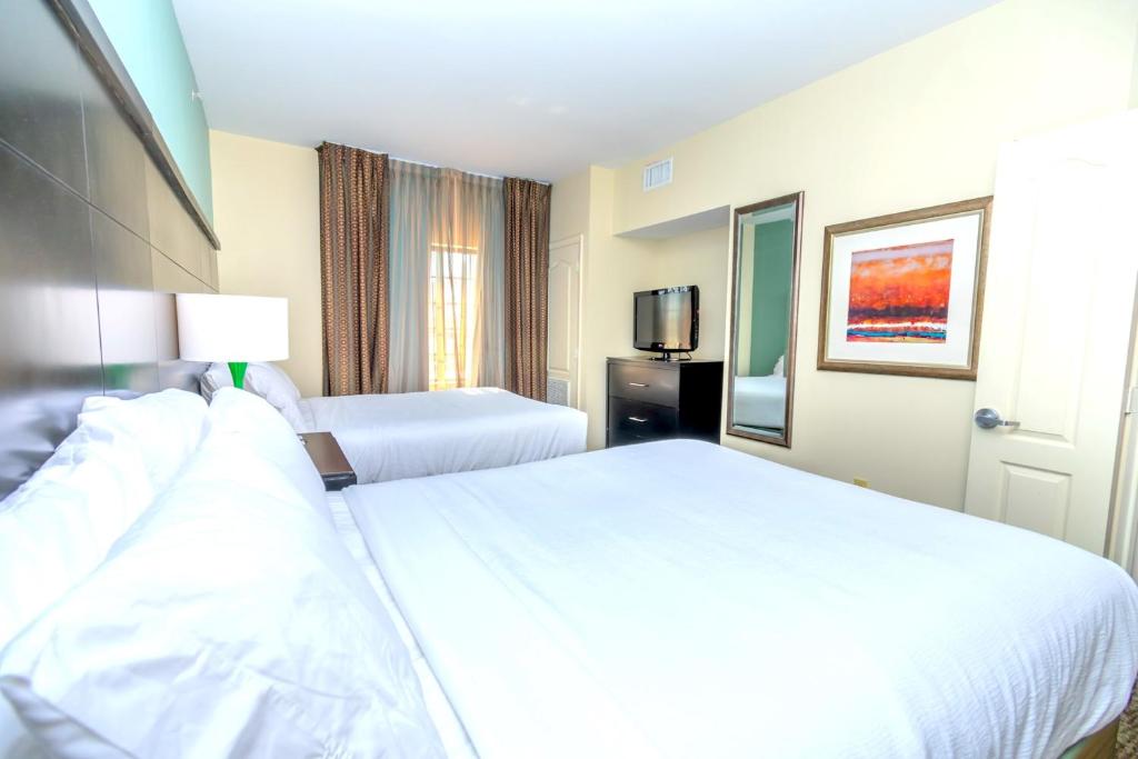 Staybridge Suites Houston Iah - Beltway 8 Photo 19