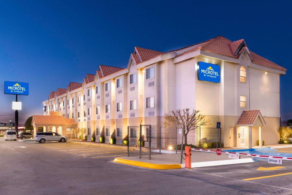 Microtel Inn & Suites by Wyndham Chihuahua photo