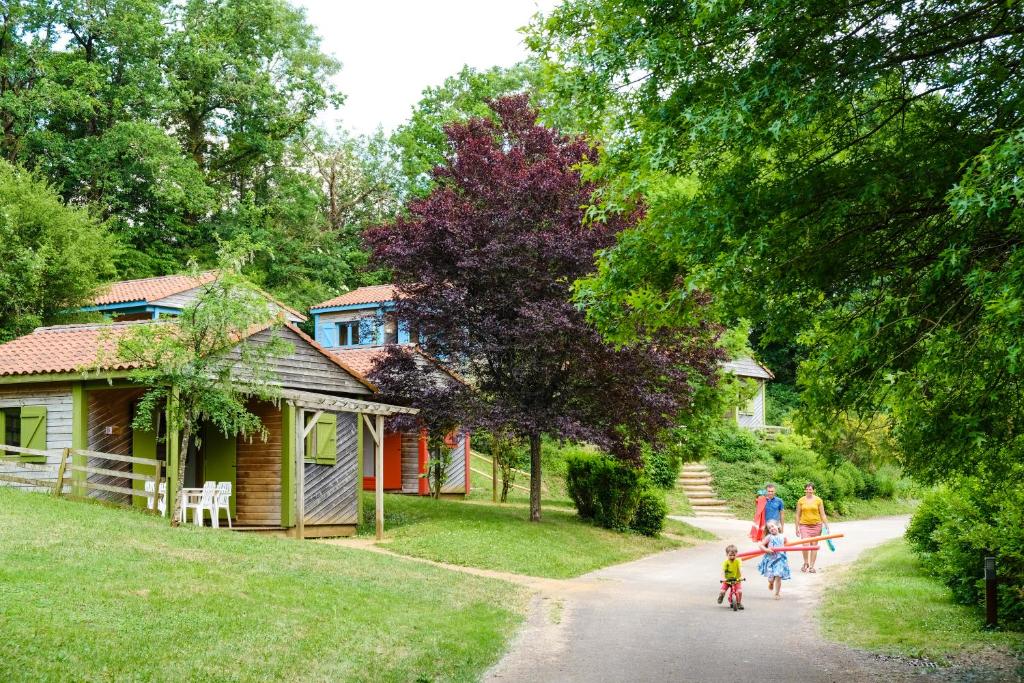 Camping Le Hameau du Petit Lay 전경