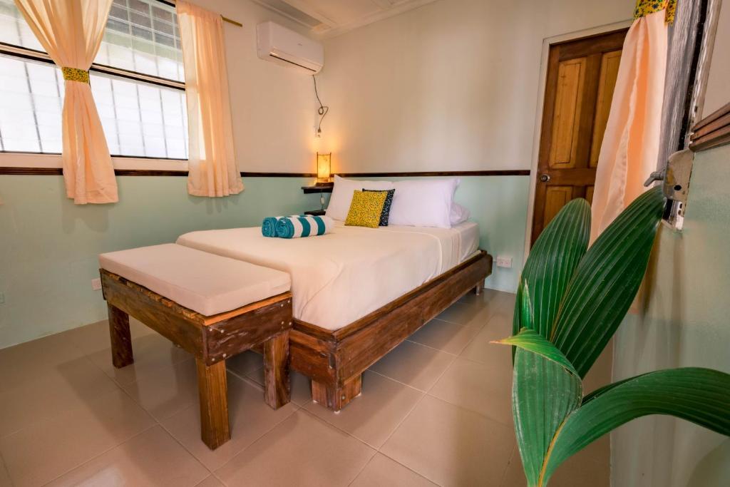 Dona Mara Beach House photo