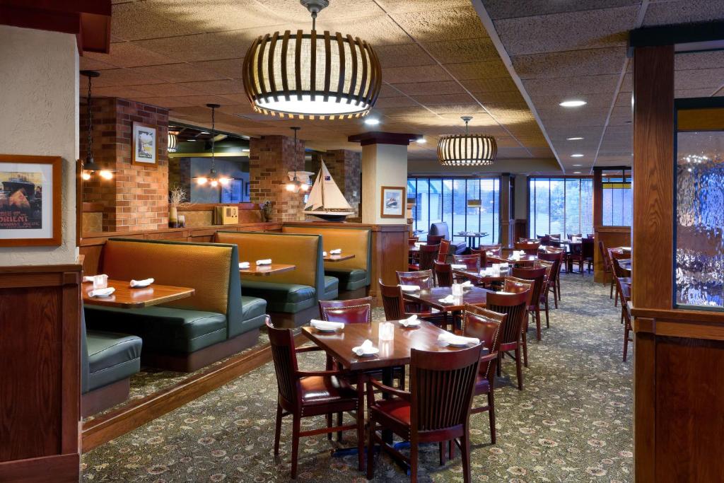 Arrowwood Resort And Conference Center Okoboji Photo 32