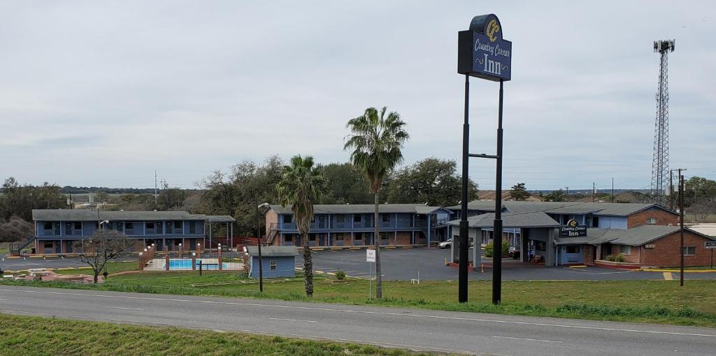 THE COUNTRY CORNER INN photo