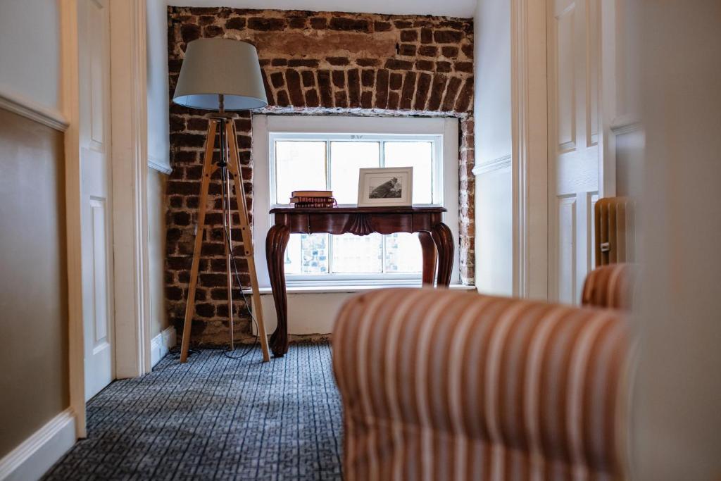 フロント・ロビー